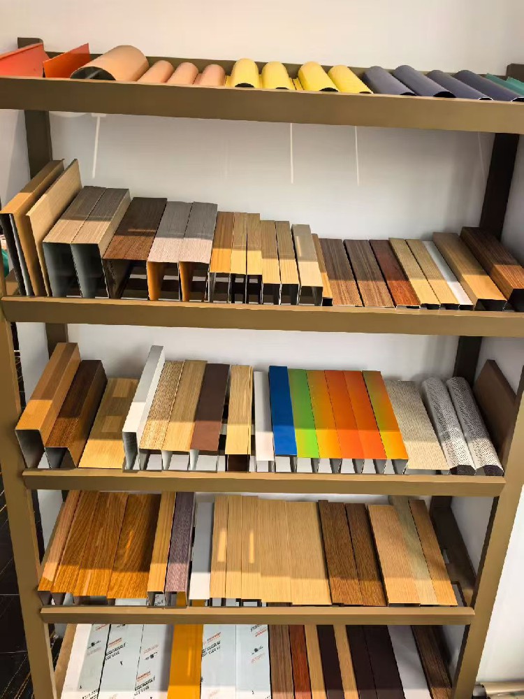 各类型材铝方通/波浪板